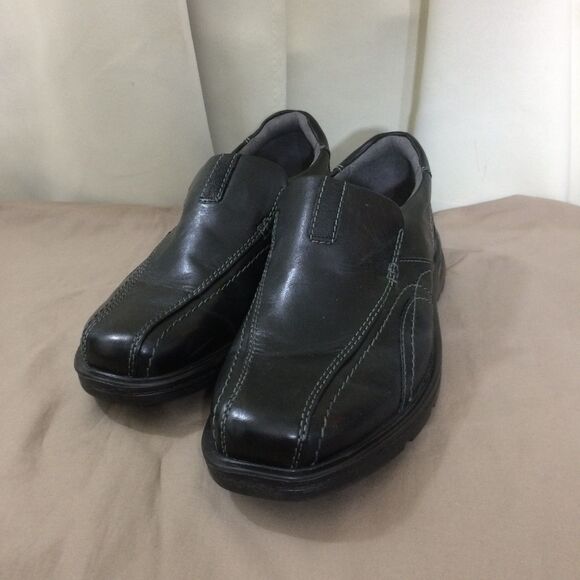 NEW Clarks Men’s Vanek Step Black Leather Slip On Loafers Memory Foam Size 9 - Picture 1 of 10